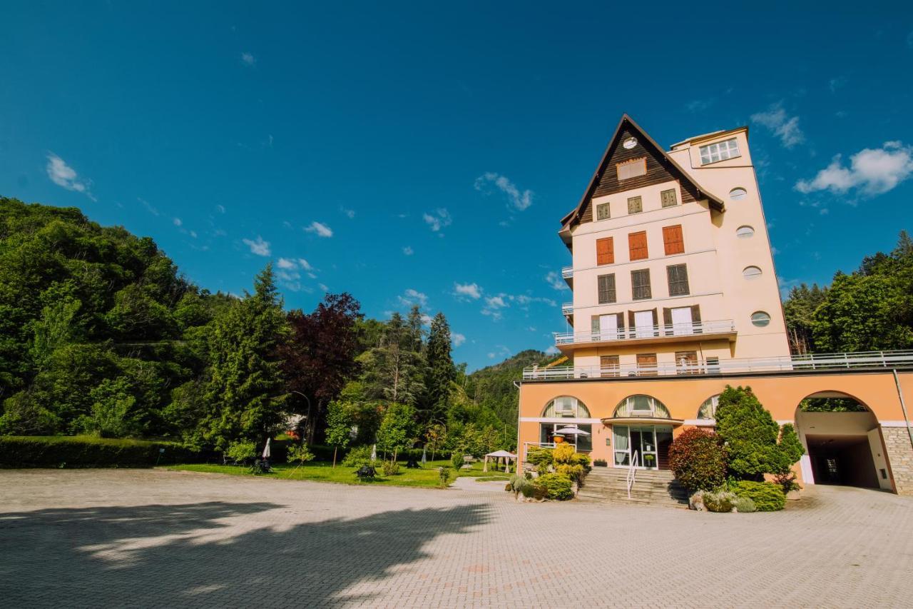 Hotel Le Fonti Лурисия Екстериор снимка